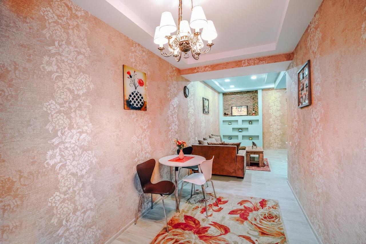 Second House Rustaveli Apartment Tbilisi Exterior foto