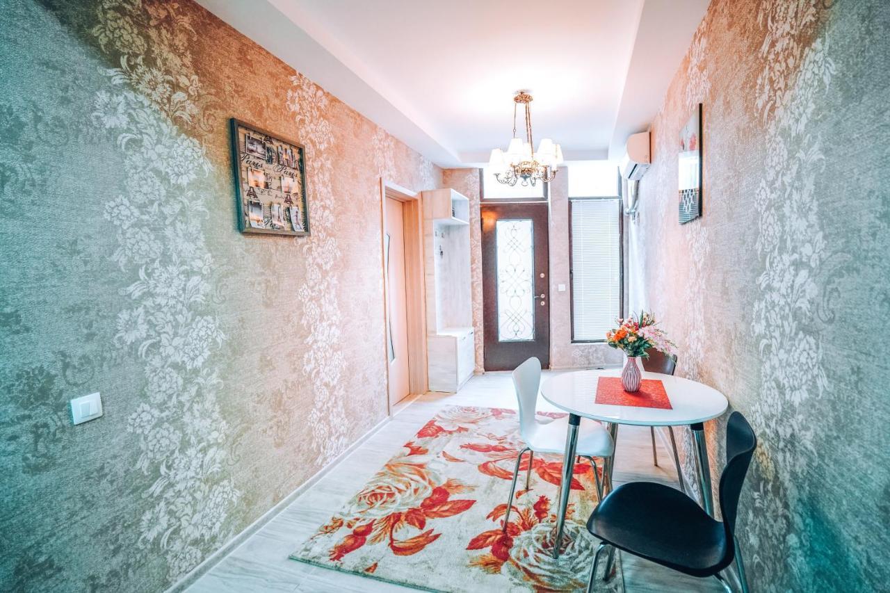 Second House Rustaveli Apartment Tbilisi Exterior foto
